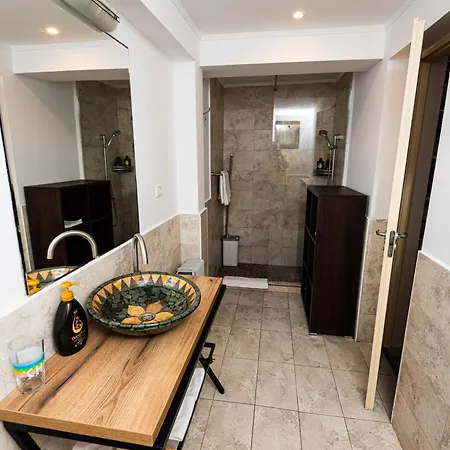 Ivavev Is Us Bythesea Eforiesud Hotel apartamentowy Eforie Sud (Constanta)