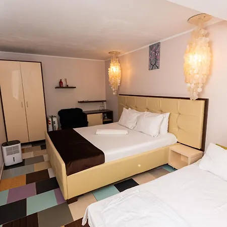 Hotel apartamentowy Ivavev Is Us Bythesea Eforiesud