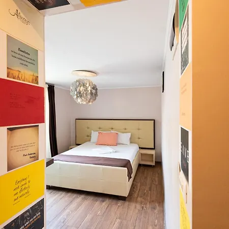 Hotel apartamentowy Ivavev Is Us Bythesea Eforiesud 4*