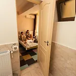 Ivavev Isus 公寓式酒店 南埃福列