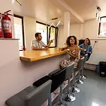 Ivavev Isus 公寓式酒店 4*
