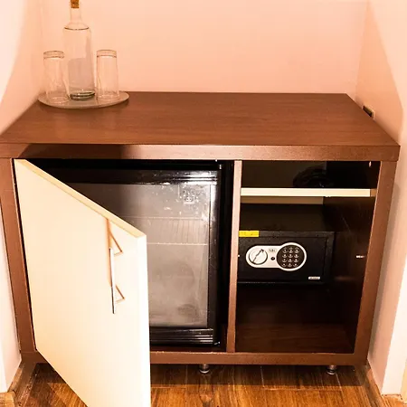 Apart Otel Ivavev Is Us Bythesea Eforiesud 4*