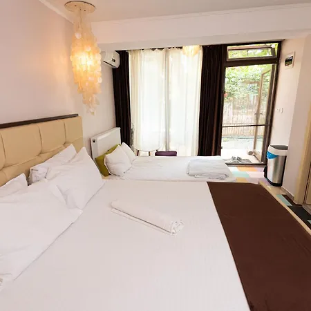 Apart Otel Ivavev Is Us Bythesea Eforiesud 4*