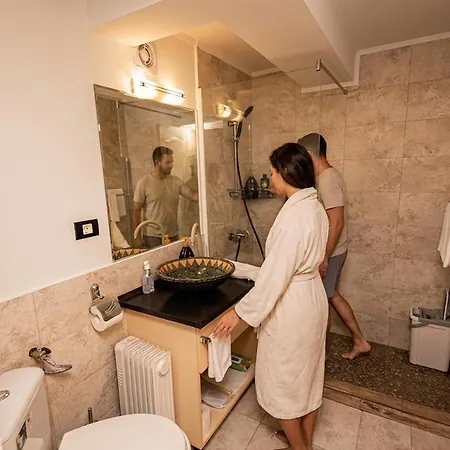 Ivavev Is'us Aparthotel