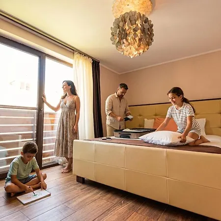 Ivavev Is'us Aparthotel 4*