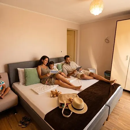 Ivavev Is'us Aparthotel